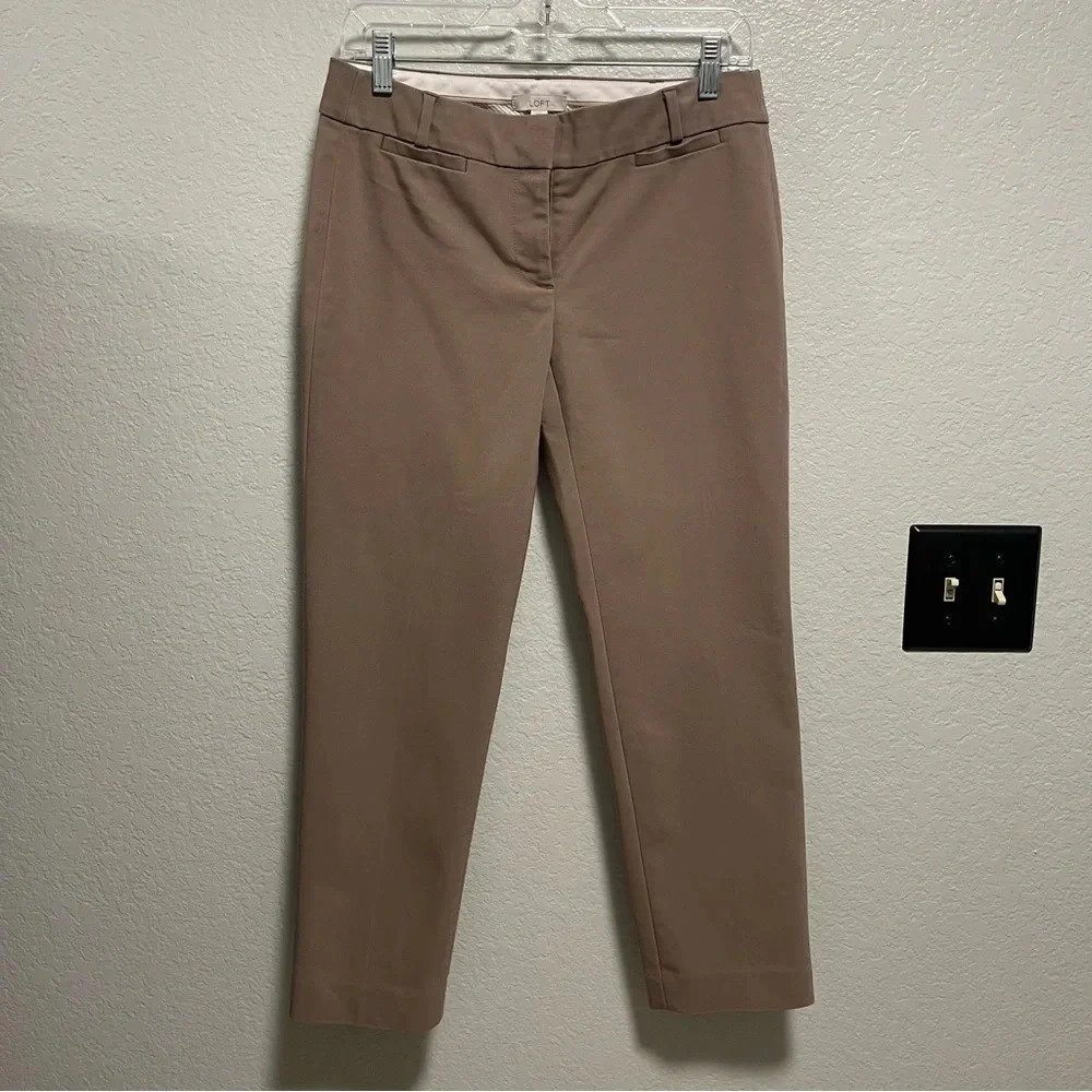 Ann Taylor Loft Women’s Khaki Pants Size 2